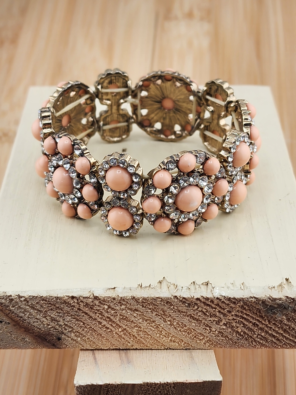 Gold-Tone Pink Cabochon & Crystal Stretch Bracelet 0648